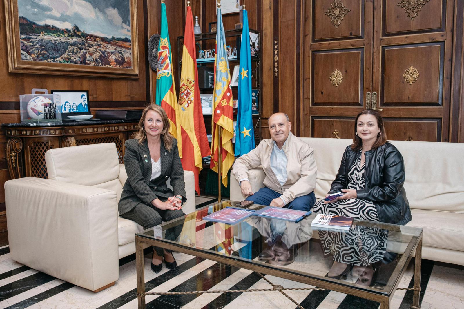 Carrasco trasllada el suport del govern municipal al sector tauleller i a la celebració del XVIII Congrés Internacional del Tècnic Ceràmic de ATC