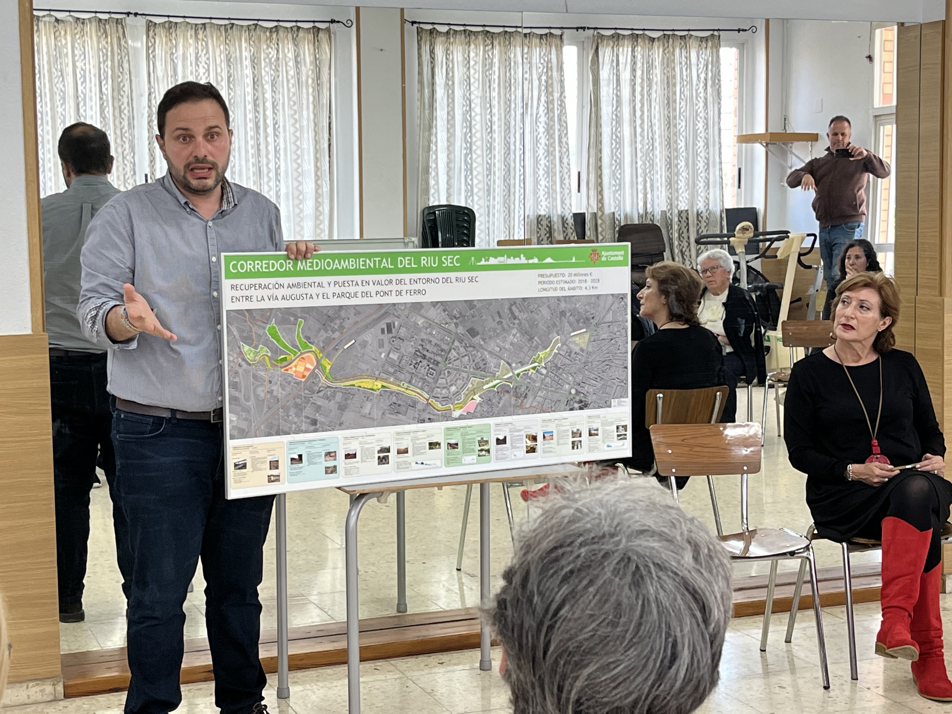 Begoña Carrasco abandona els barris de l'oest en paralitzar el corredor mediambiental del Riu Sec