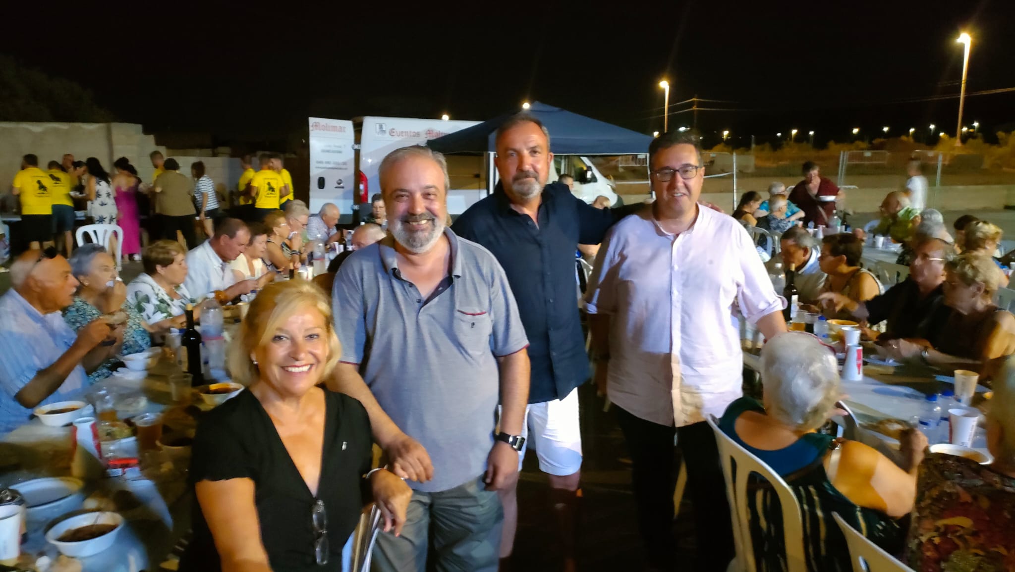 Concejales del gobierno asisten a la obra de teatro y la cena homenaje de la Tercera Edad en las fiestas del grupo de San Agustín y San Marcos