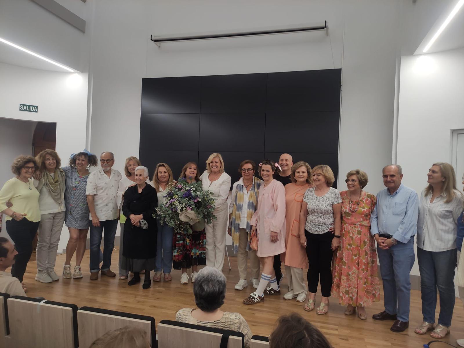 Lleno en el estreno de la obra de teatro de mayores ‘Tres por tres’