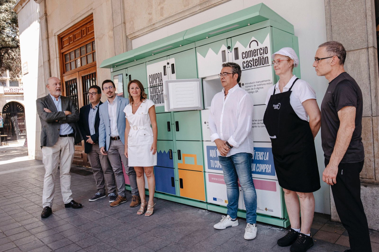 Begoña Carrasco: “Hoy presentamos las taquillas inteligentes, una  herramienta más que ponemos a su disposición para permitir que nuestro comercio de proximidad sea más competitivo adaptándose a los nuevos hábitos de consumo. Este servicio está previsto que se integre en la Tarjeta Ciudadana”