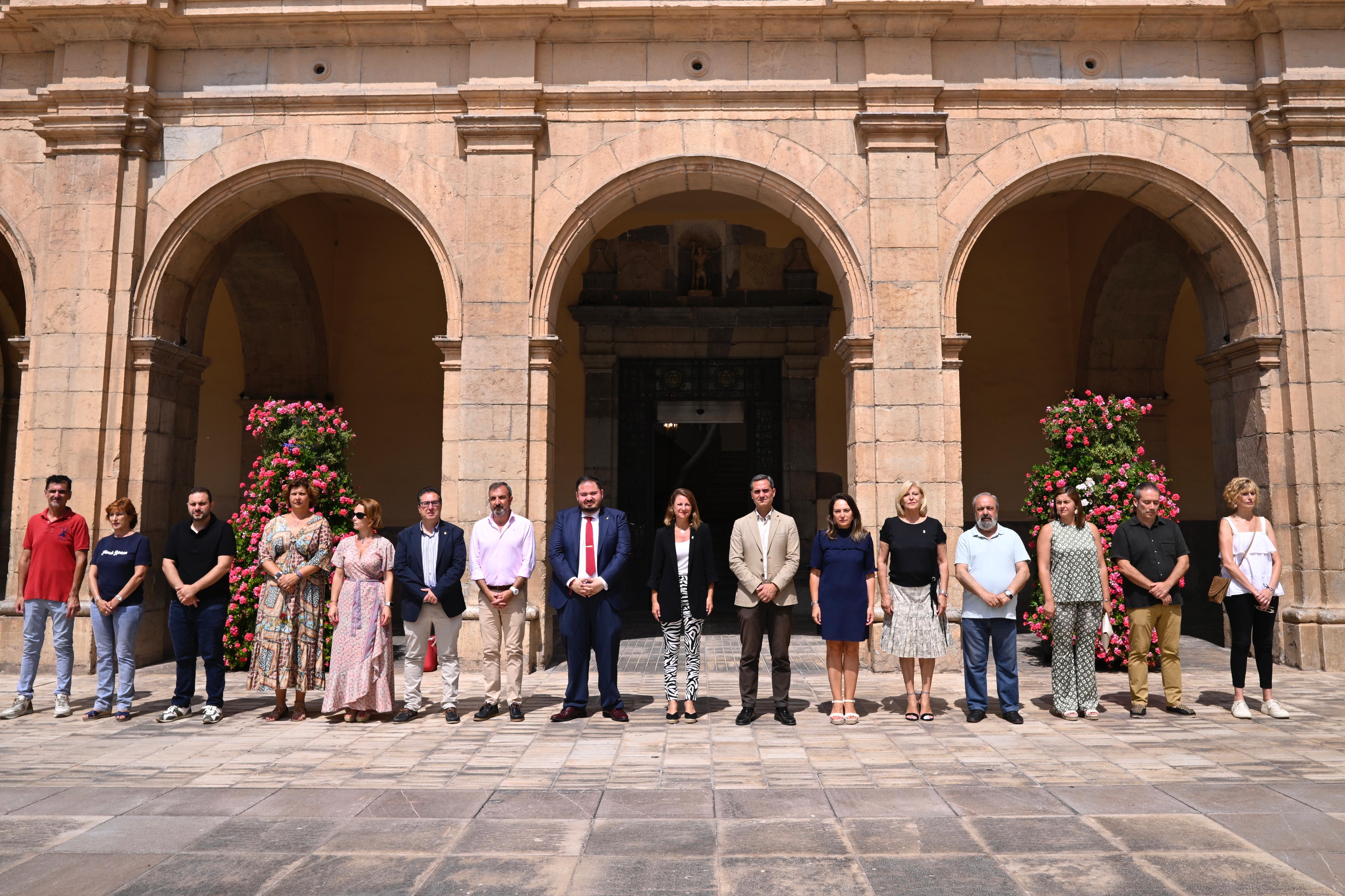 El Ayuntamiento de Castellón ha convocado hoy un  minuto de silencio en señal de repulsa por el crimen de una mujer a manos de su pareja, el suceso tuvo lugar el pasado viernes 5 de julio en Villena (Alicante).