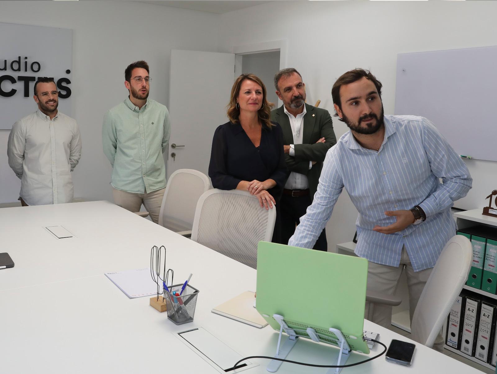 La alcaldesa de Castellón, Begoña Carrasco, destaca que la innovación “es clave en la creación de empleo estable y de calidad, un sector por el que apostamos desde el equipo de gobierno y que es clave para situar a nuestra ciudad en el mapa de la innovación”