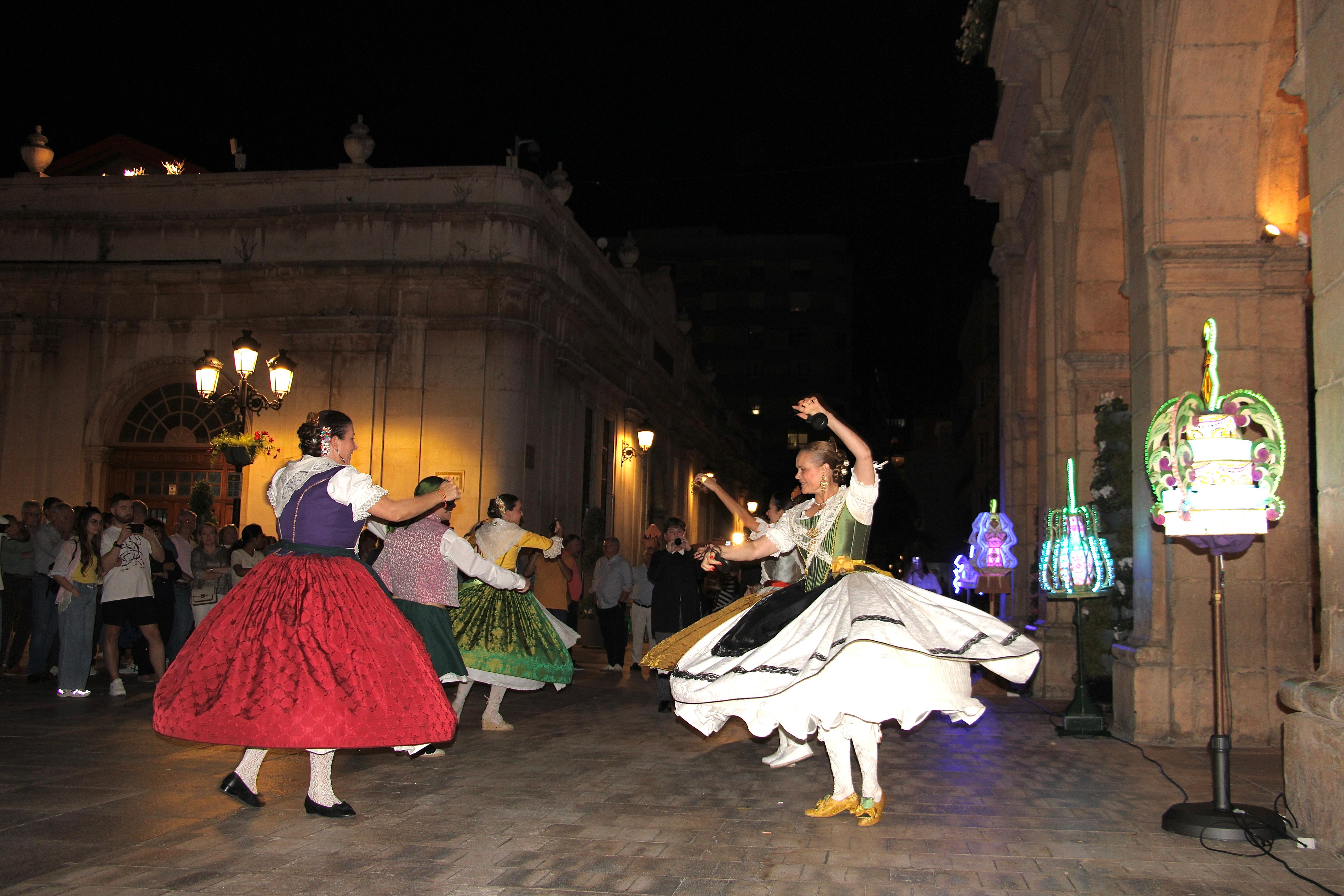 Castellón da la bienvenida a más de 500 congresistas dándoles a conocer la Gaiata y la gastronomía