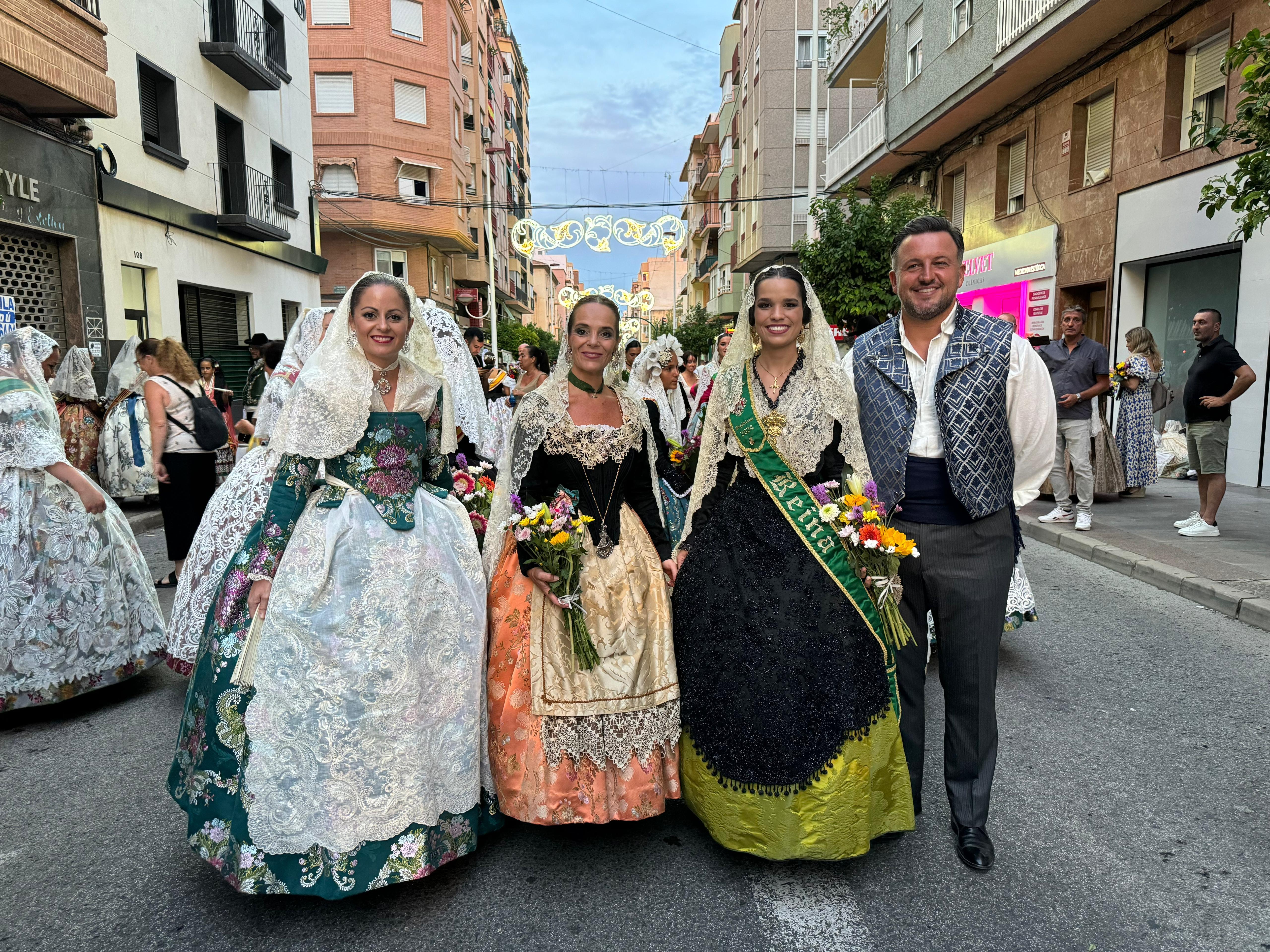 La concejala de Fiestas y la Reina de las Fiestas de Castellón participan en la Ofrenda Floral a la Virgen Virgen de la Asunción, patrona de Elche