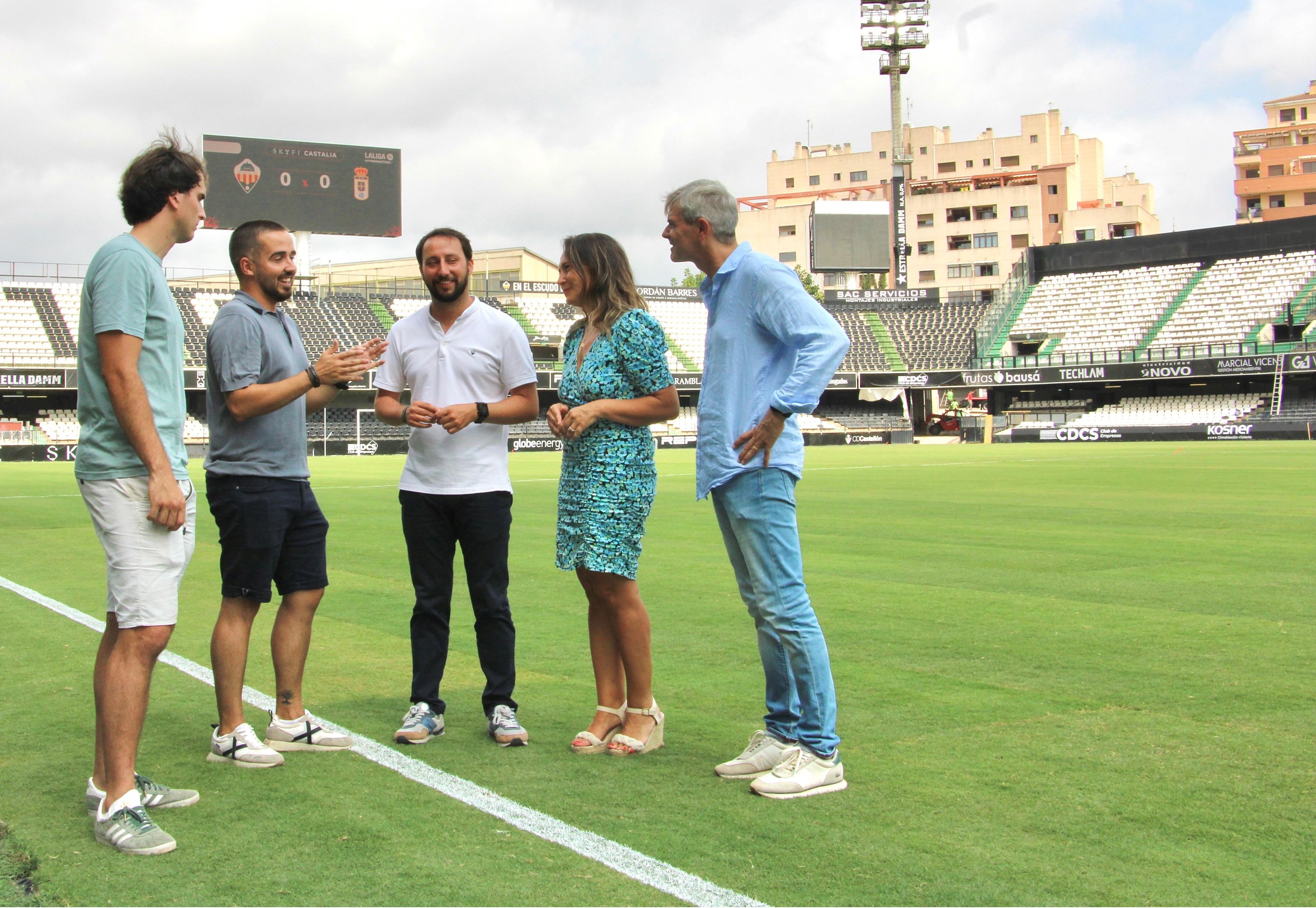 El Ayuntamiento de Castellón recibe la obra de sustitución del césped del Estadio Skyfi Castalia adelantando en dos semanas su finalización