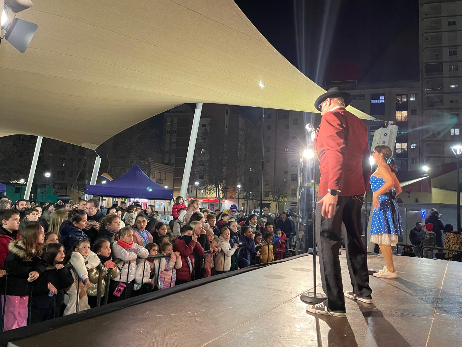 Els xiquets i xiquetes del Grau de Castelló acomiaden l'any amb l'espectacle ‘Els Rockins Xics’