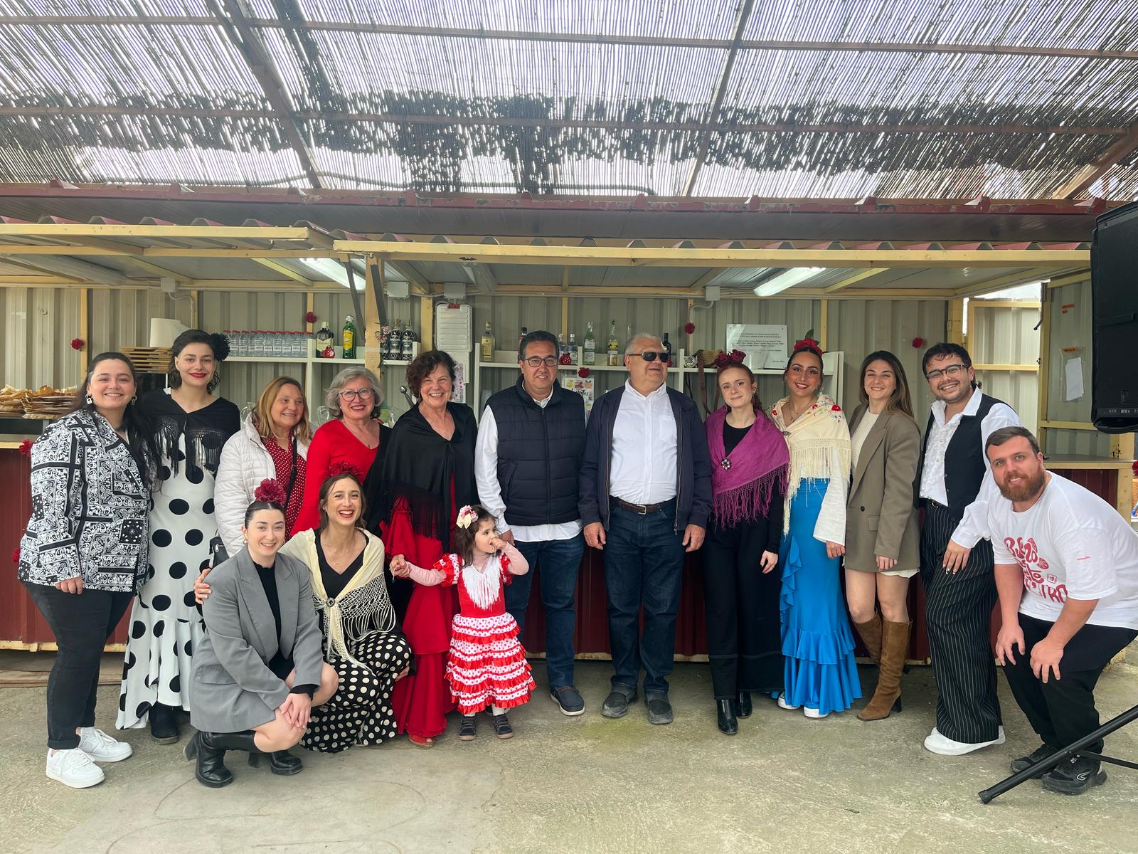 Els veïns de La Galera viuen la seua Feria de Abril amb el suport i la presència del regidor de Barris