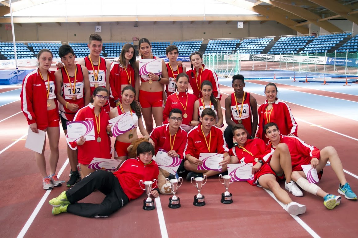 Divirtiendose con el atletismo 2017 Penyeta Roja.jpg