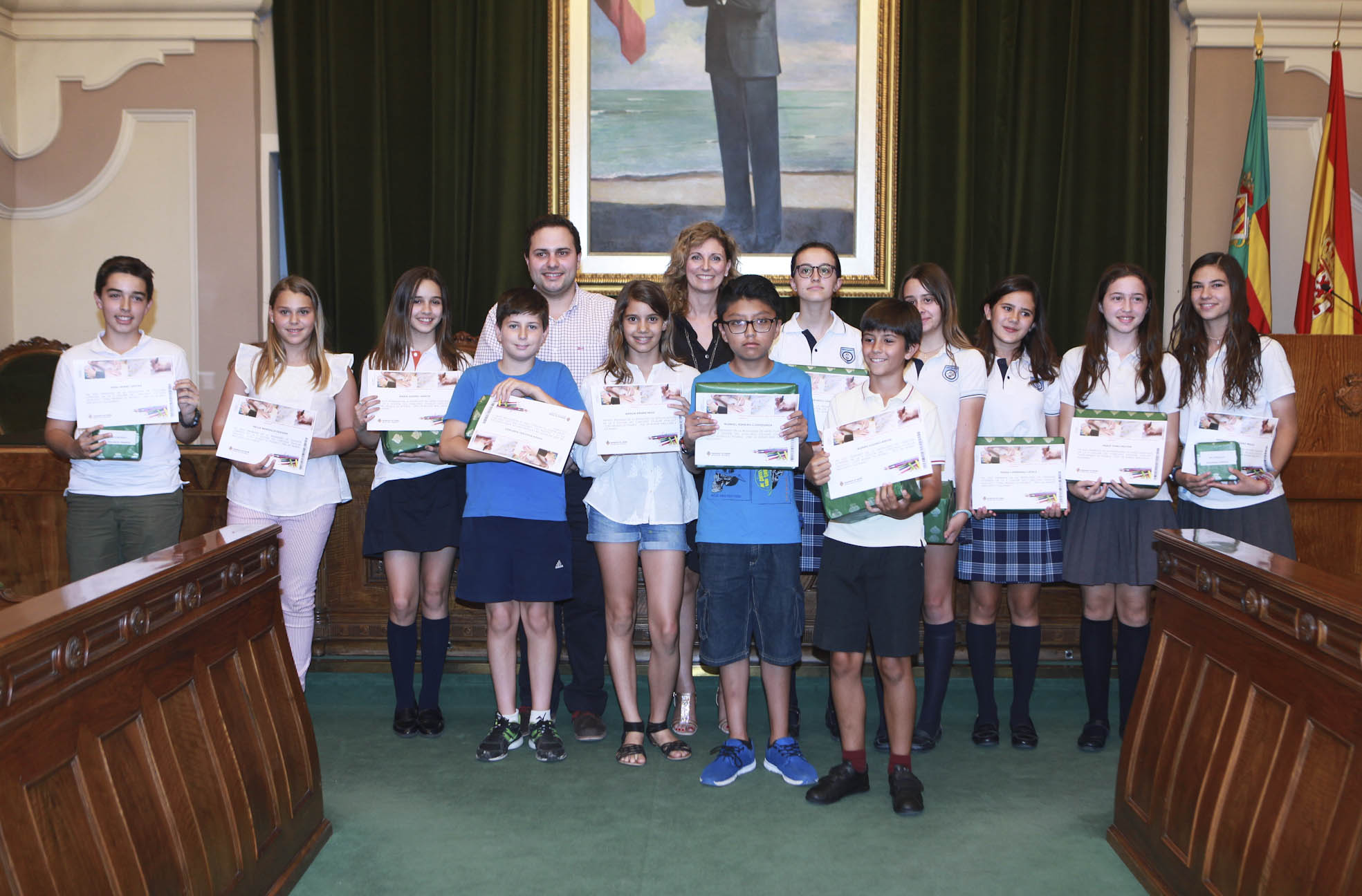 07-06-2017 L_alcaldessa lliura els premis del concurs escolar(1).jpg