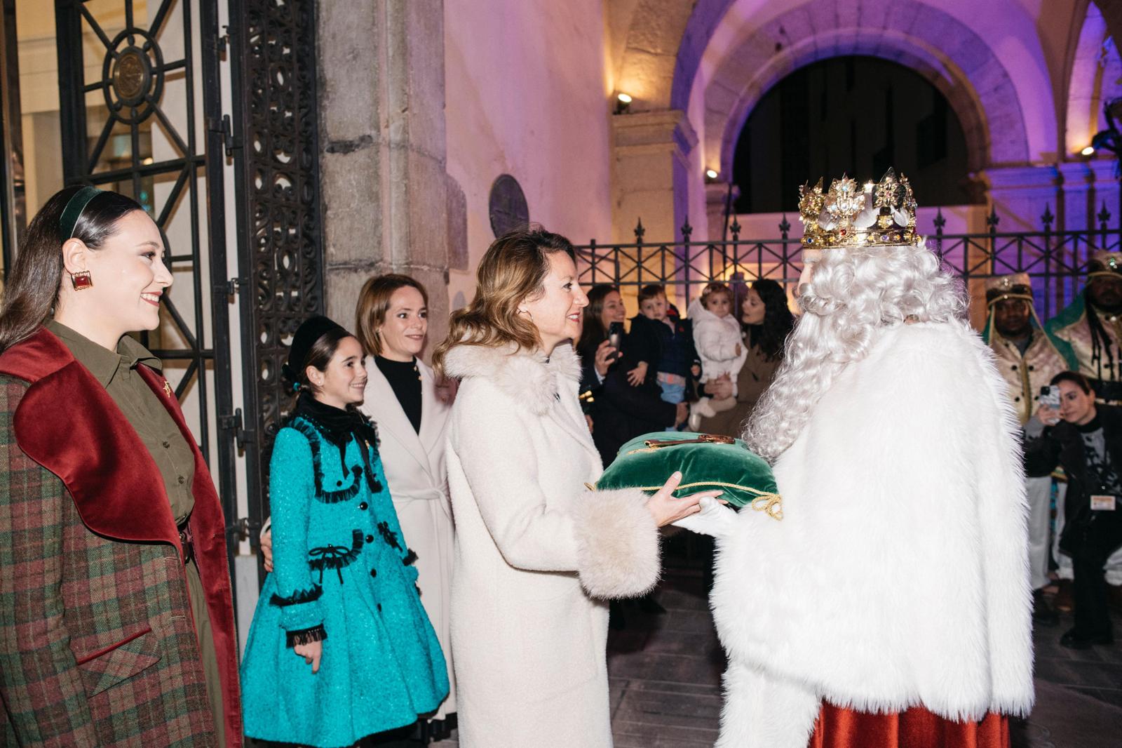 Els més mennuts de Castelló viuen la il·lusió de la Cavalcada dels Reis Mags