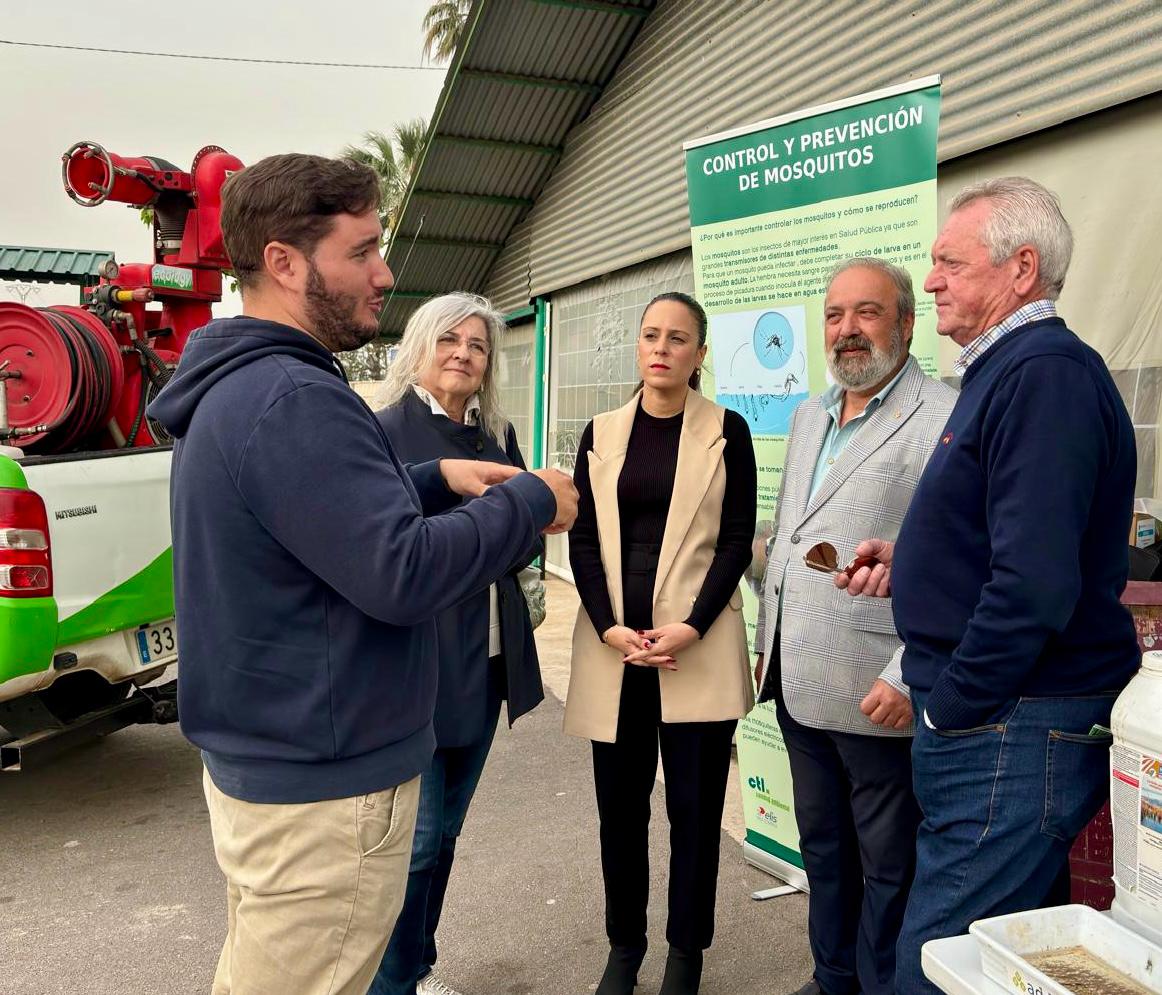 Castellón organiza una mesa informativa en la Marjalería para abordar el control y la prevención de los mosquitos de la mano de las asociaciones vecinales