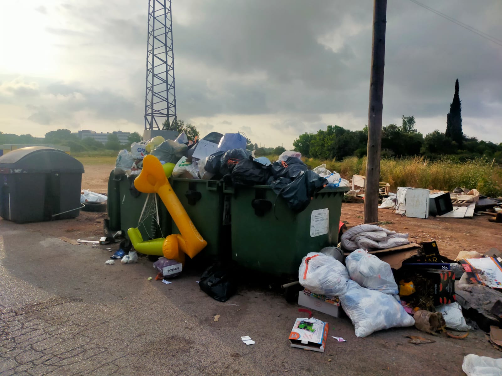 Carrasco es incapaz de hacer frente a la acumulación de basuras y vertederos incontrolados en Castelló