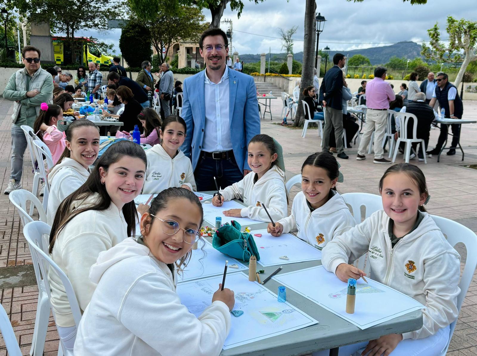 Vidal destaca la imaginació i el talent infantil en la XVII edició del concurs de dibuix ‘Veuen a pintar a Lledó’
