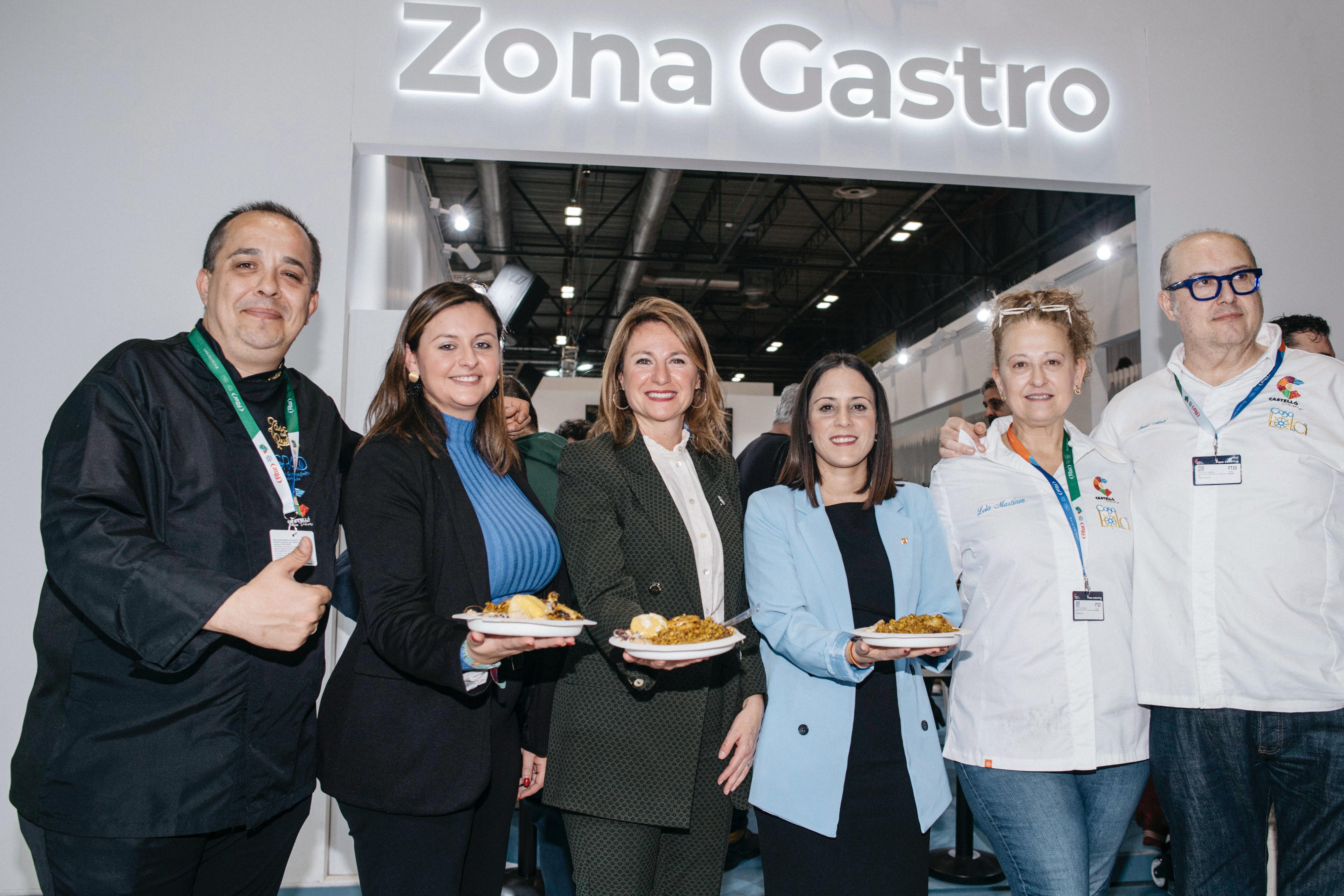 Casa Lola i la Tasca del Puerto enlluernen en Fitur amb un showcooking d'arròs a banda