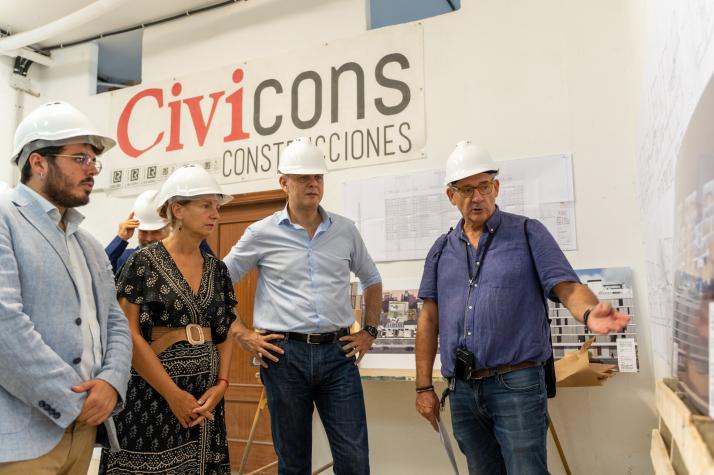 13-09-22 Marco, Illueca y Garrido visitan obras de rehabilitacioon.jpg